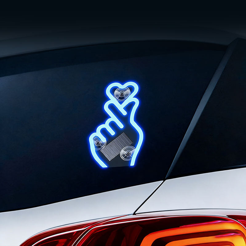 Hjerteformet LED-stemningsbelysning installert i bilen