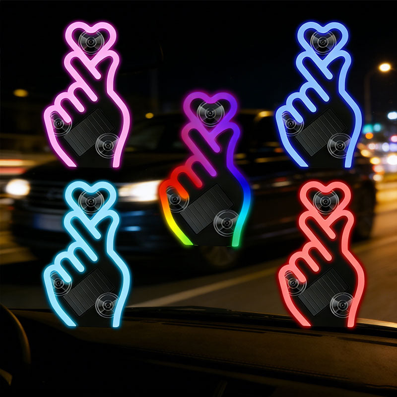 Hjerteformet LED-stemningsbelysning installert i bilen
