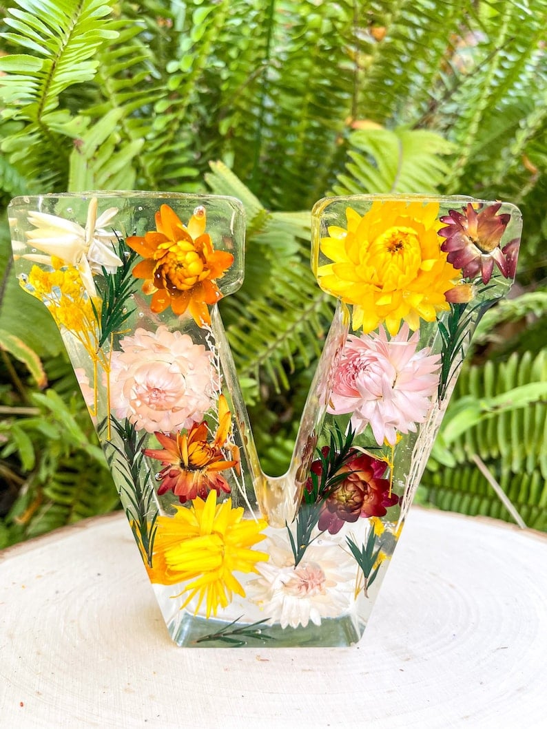 🌸Siste dag: 49 % rabatt – Nattlampe i harpiks med blomstermotiv