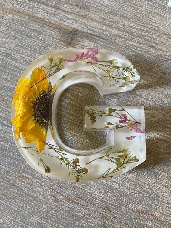 🌸Siste dag: 49 % rabatt – Nattlampe i harpiks med blomstermotiv