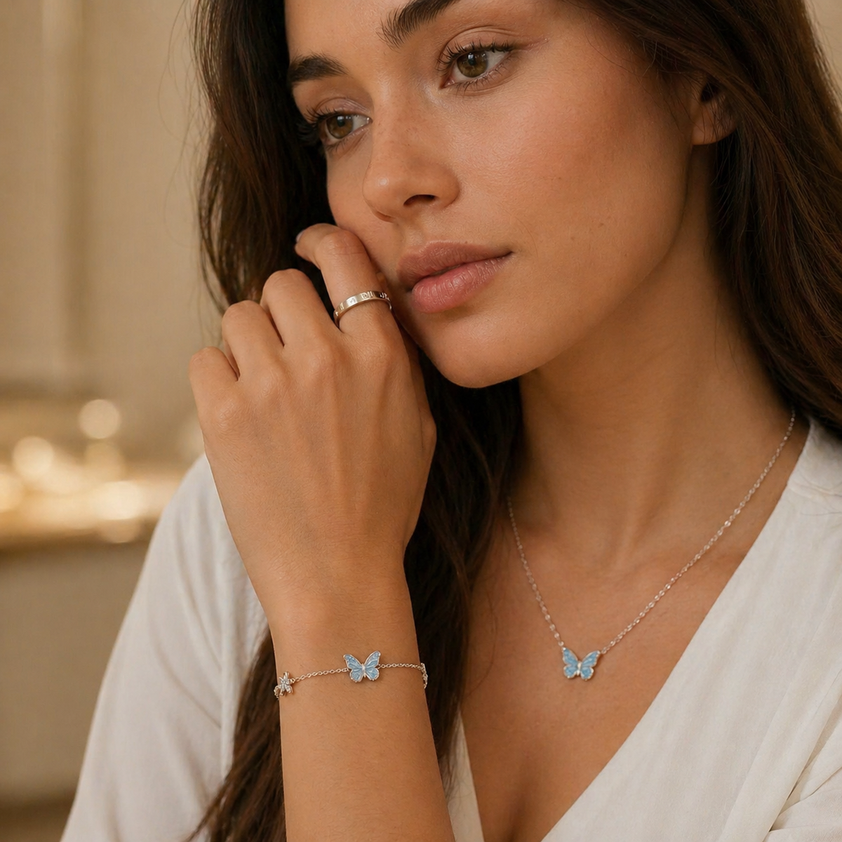🦋💙Sett med lysende sommerfugl-anhengskjede og armbånd
