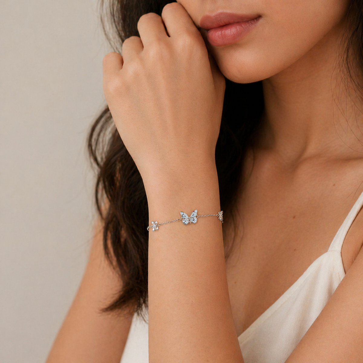 🦋💙Sett med lysende sommerfugl-anhengskjede og armbånd