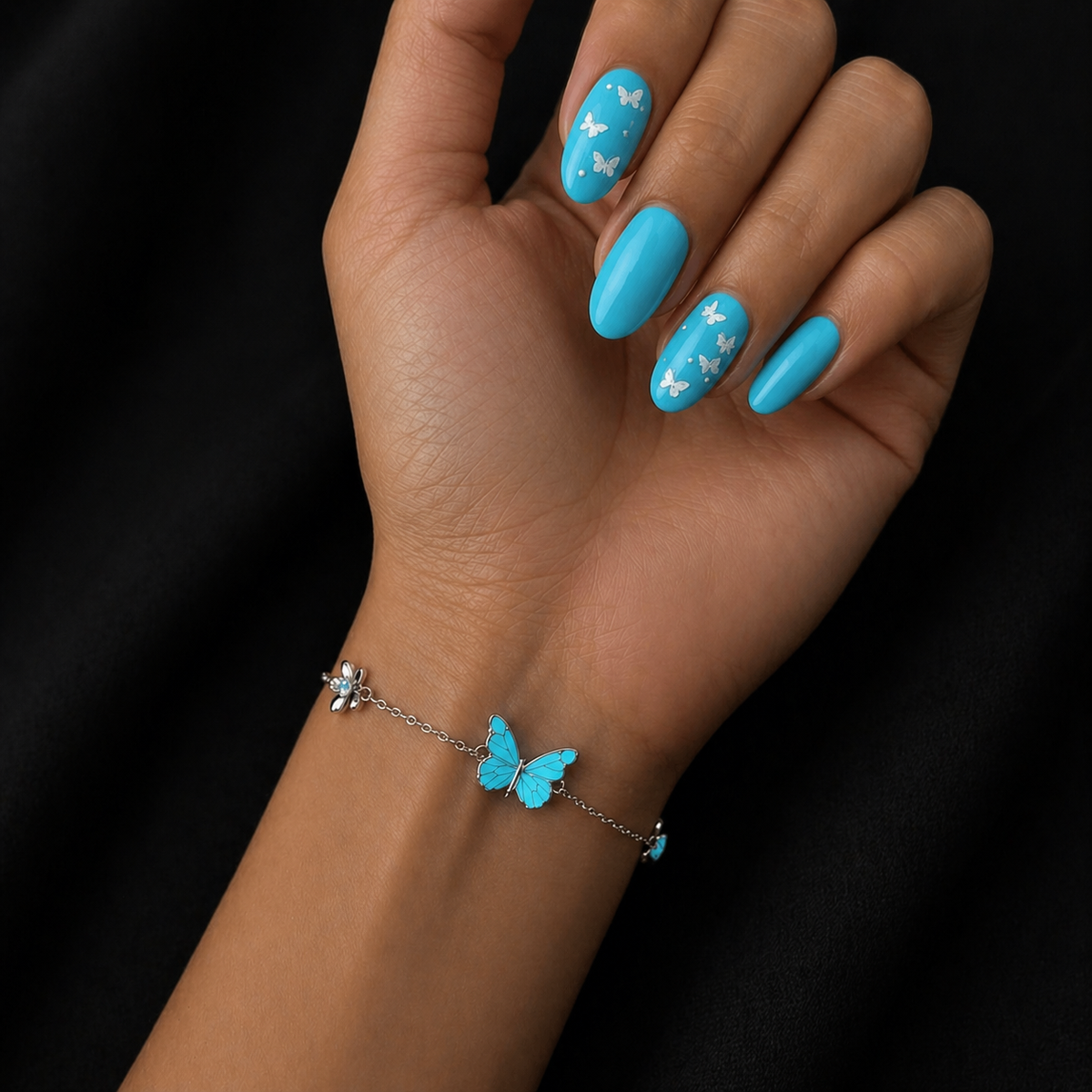🦋💙Sett med lysende sommerfugl-anhengskjede og armbånd