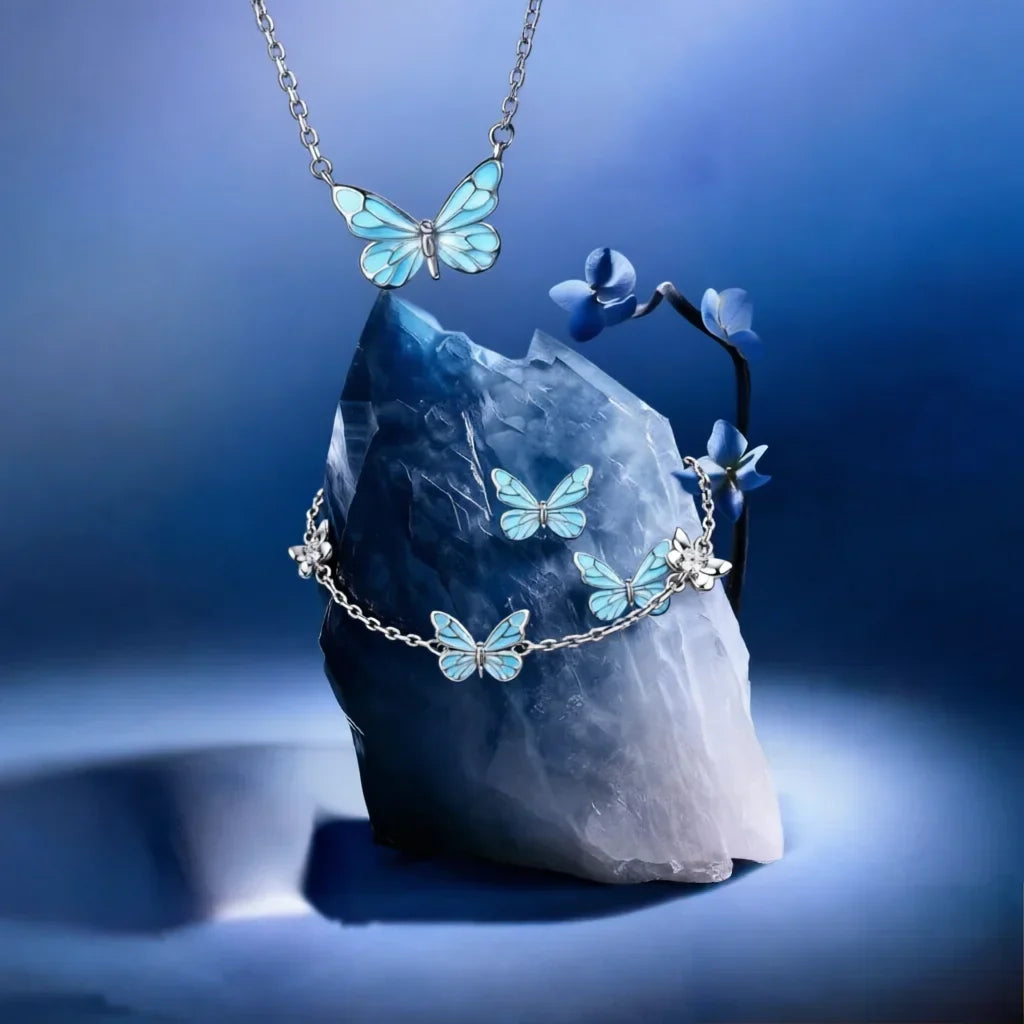🦋💙Sett med lysende sommerfugl-anhengskjede og armbånd