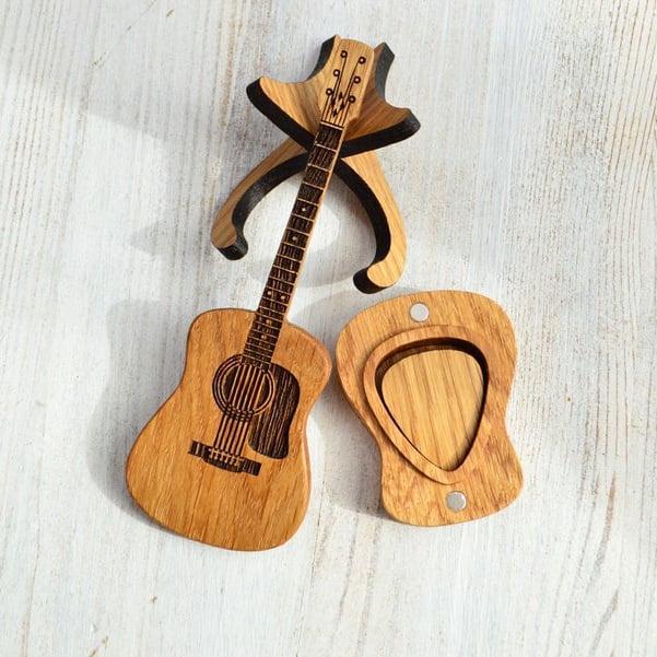 🎁Plukkeboks i tre til akustisk gitar🎸