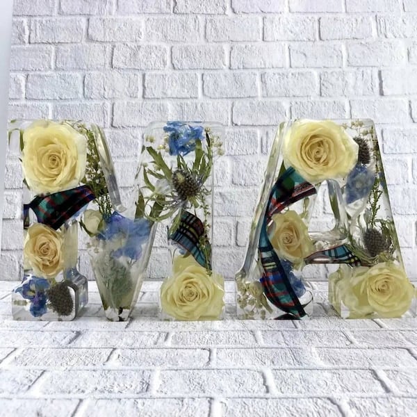 🌸Siste dag: 49 % rabatt – Nattlampe i harpiks med blomstermotiv