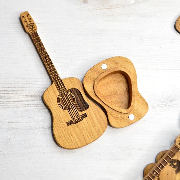 🎁Plukkeboks i tre til akustisk gitar🎸